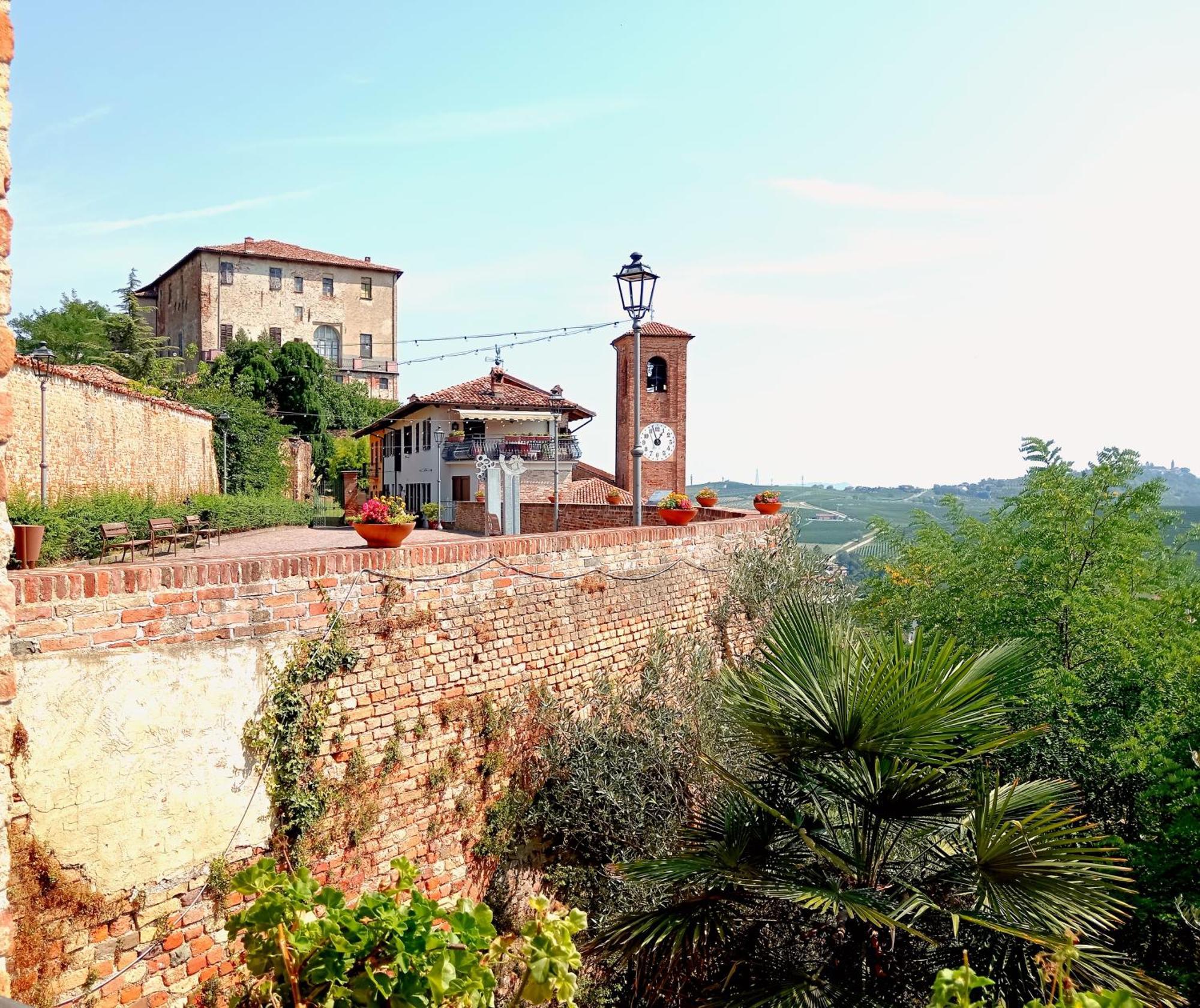 Teresa Al Belvedere Rooms&Holidayapartments Camere&Appartamenti Castellinaldo Kültér fotó