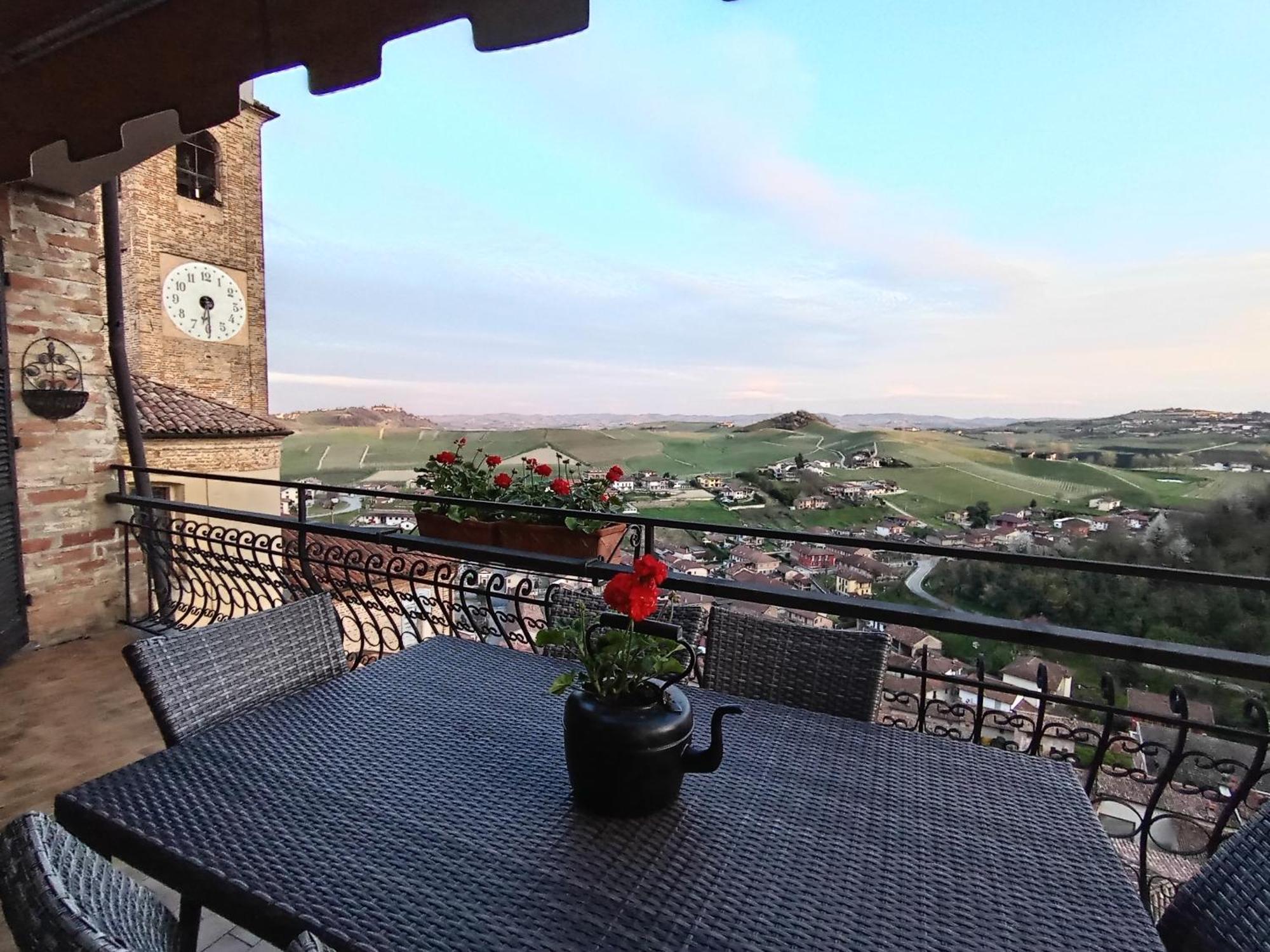 Teresa Al Belvedere Rooms&Holidayapartments Camere&Appartamenti Castellinaldo Kültér fotó